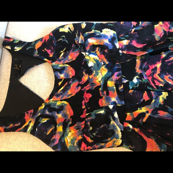 Black floral party dress with pockets - Picture 8 of 10